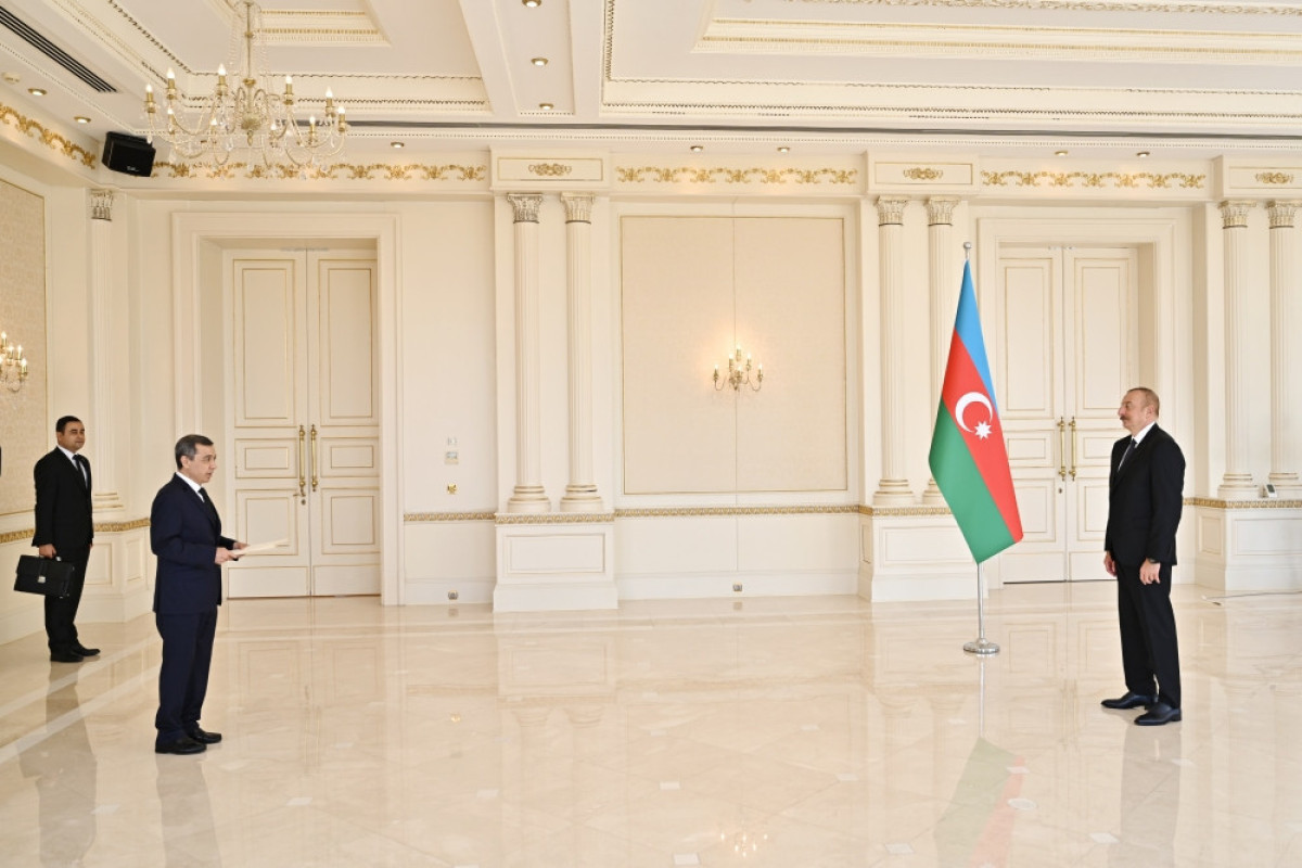 Президент Ильхам Алиев принял верительные грамоты новоназначенного посла Туркменистана в Азербайджане