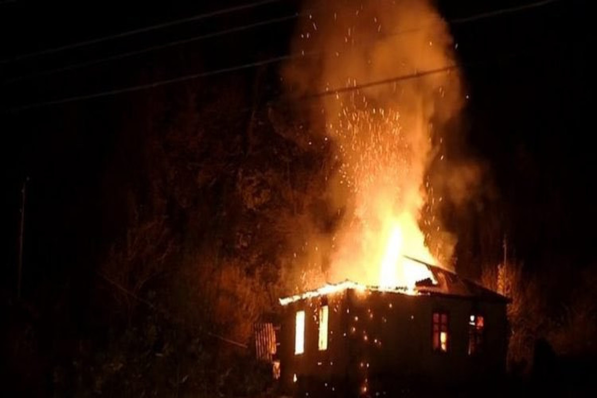 Лейла Абдуллаева: Покидающие Лачин армяне разрушают дома, сжигают леса