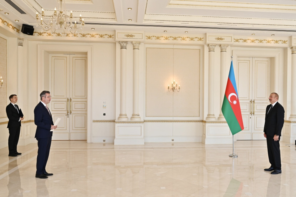 Президент Азербайджана принял верительные грамоты посла Германии