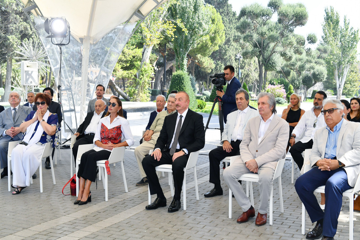 Prezident İlham Əliyev və Mehriban Əliyeva Bakıda Müslüm Maqomayevin abidəsinin açılışında iştirak edib  - YENİLƏNİB  - FOTO 