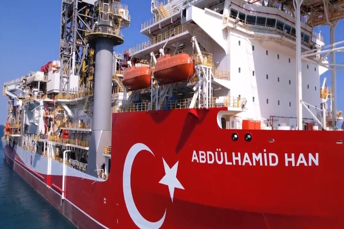 Турецкое судно «Абдулхамид Хан» начало бурение в Средиземном море-ФОТО 