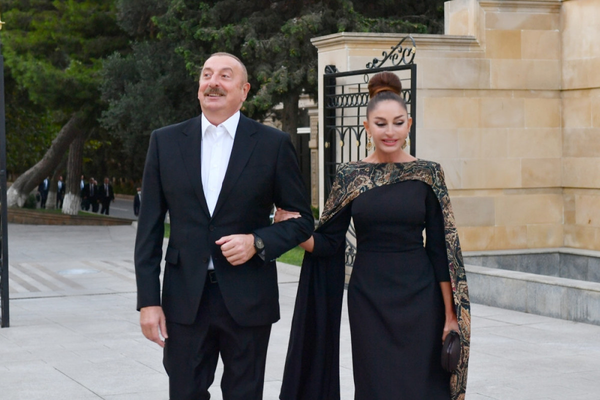 Президент Ильхам Алиев и первая леди Мехрибан Алиева приняли участие в вечере, посвященном памяти Муслима Магомаева-ФОТО -ОБНОВЛЕНО 1 