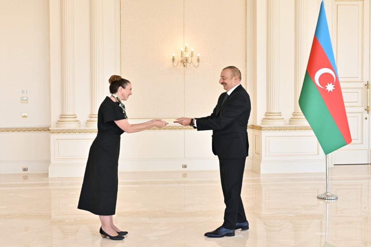 Президент Ильхам Алиев принял верительные грамоты новоназначенного посла Новой Зеландии