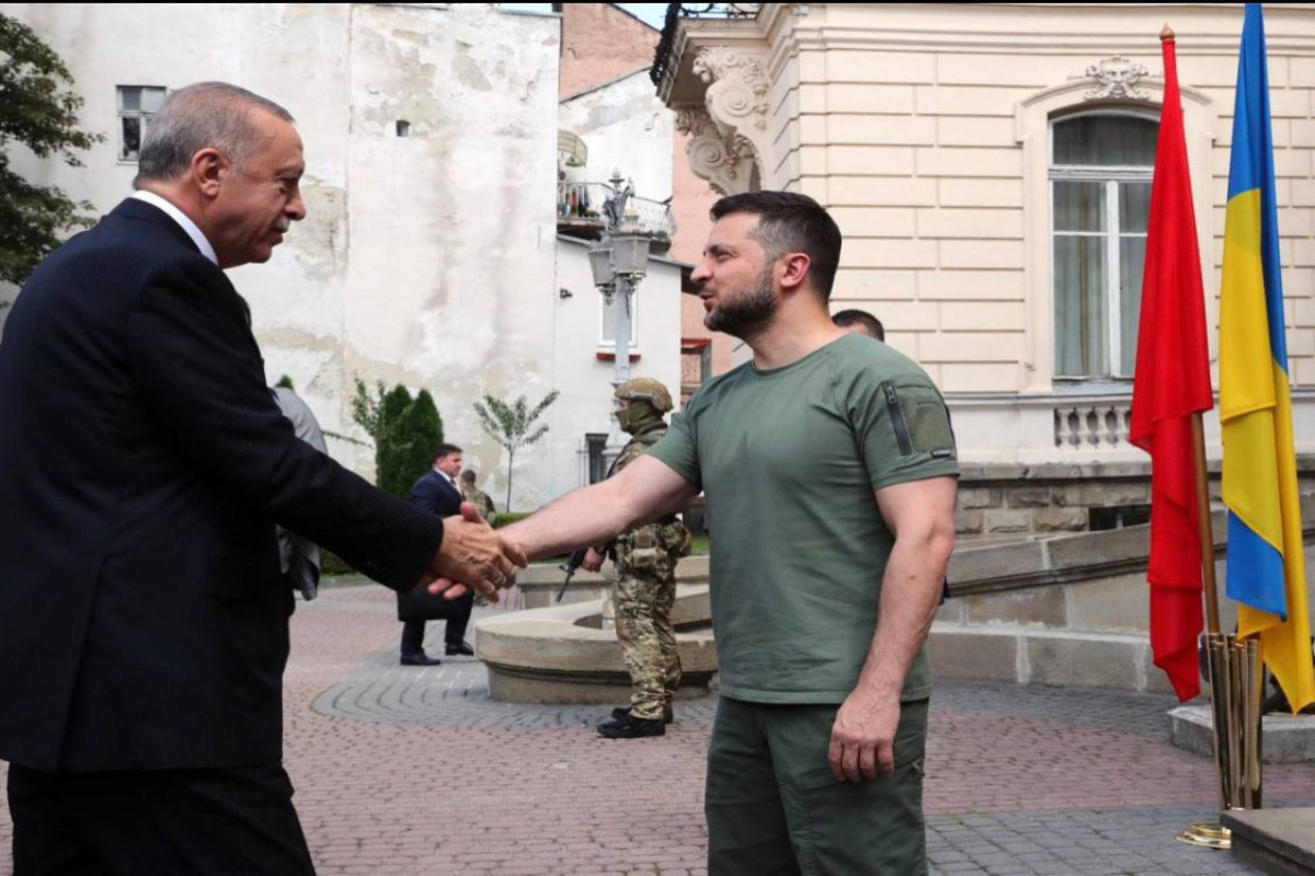 Erdogan offers Zelensky to meet Putin in Turkiye