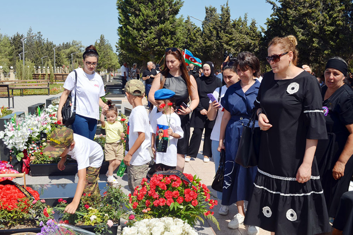 Şəhidlərin xatirəsinə həsr olunan anım mərasimləri keçirilib - FOTO 