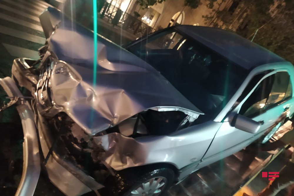 Bakıda ağır yol qəzası baş verib, ölən və yaralananlar var - FOTO