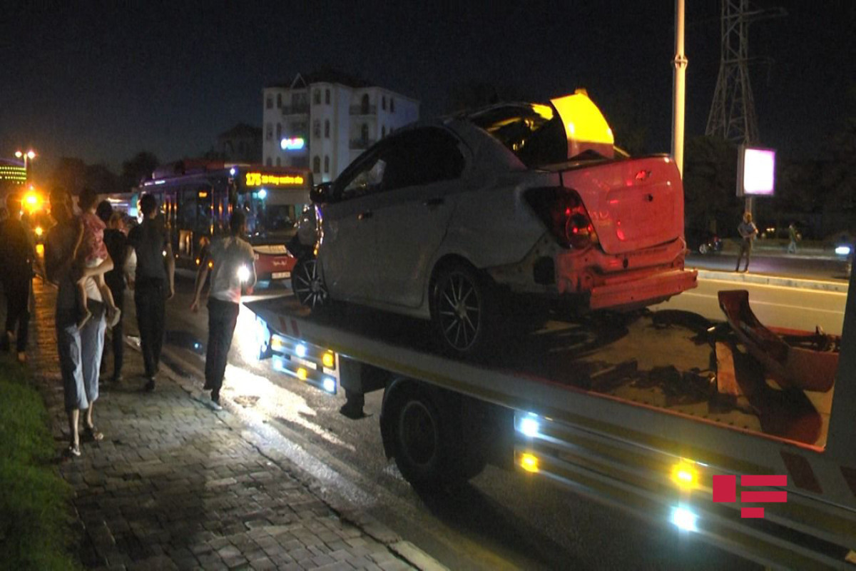 Bakıda 6 avtomobil toqquşub, xəsarət alanlar var - FOTO  - VİDEO 