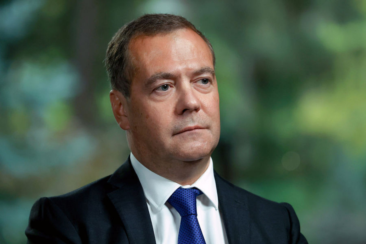 Medvedev: “Heç bir qonşu Ukrayanaya təhlükəsizlik zəmanəti verə bilməz”