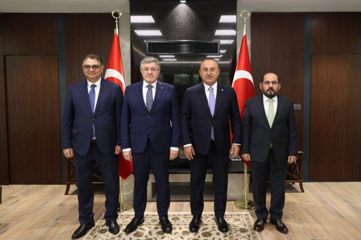 Çavuşoğlu Suriya müxalifətinin liderləri ilə görüşüb