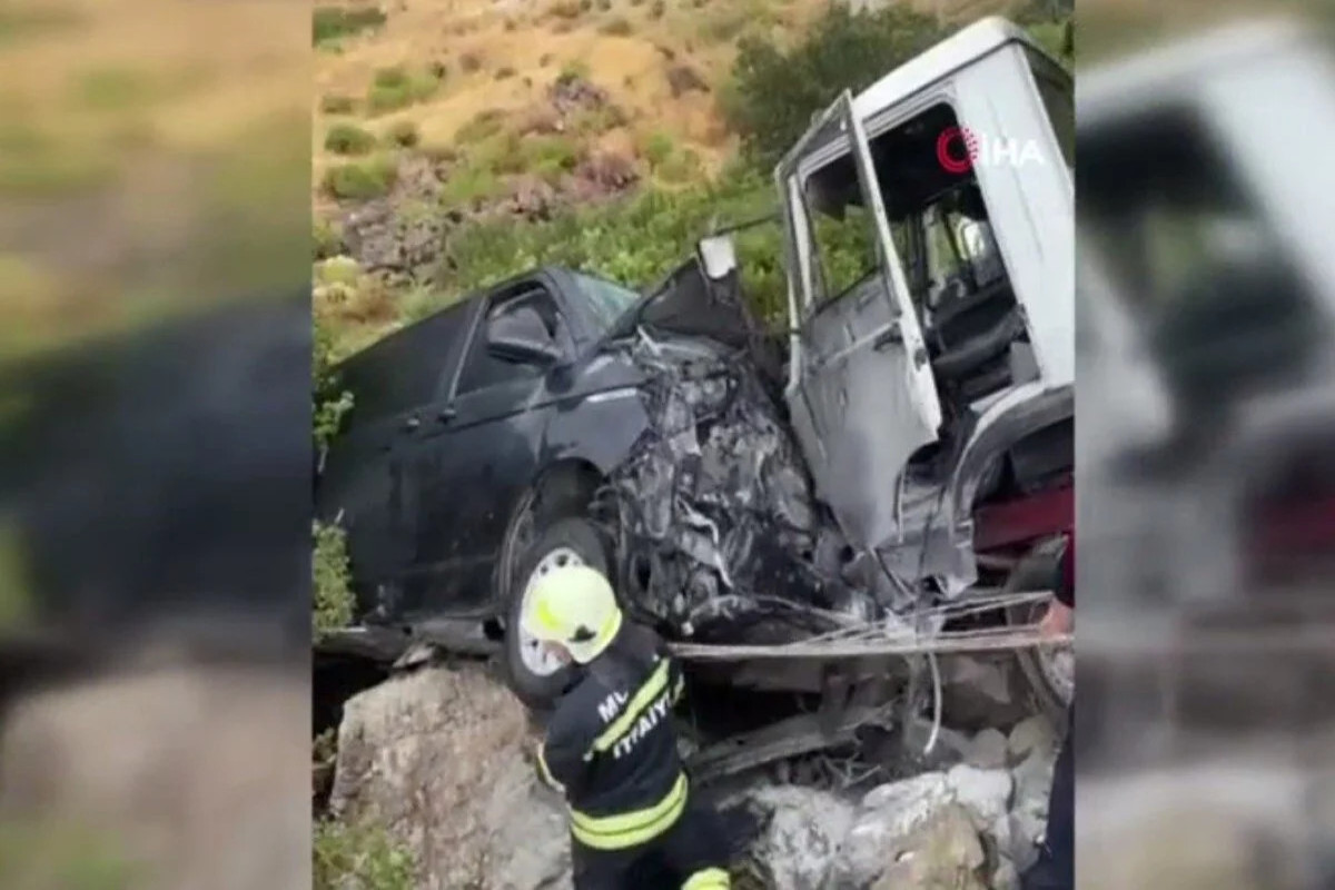 İbrahim Tatlısəs yol qəzasına düşüb - FOTO 