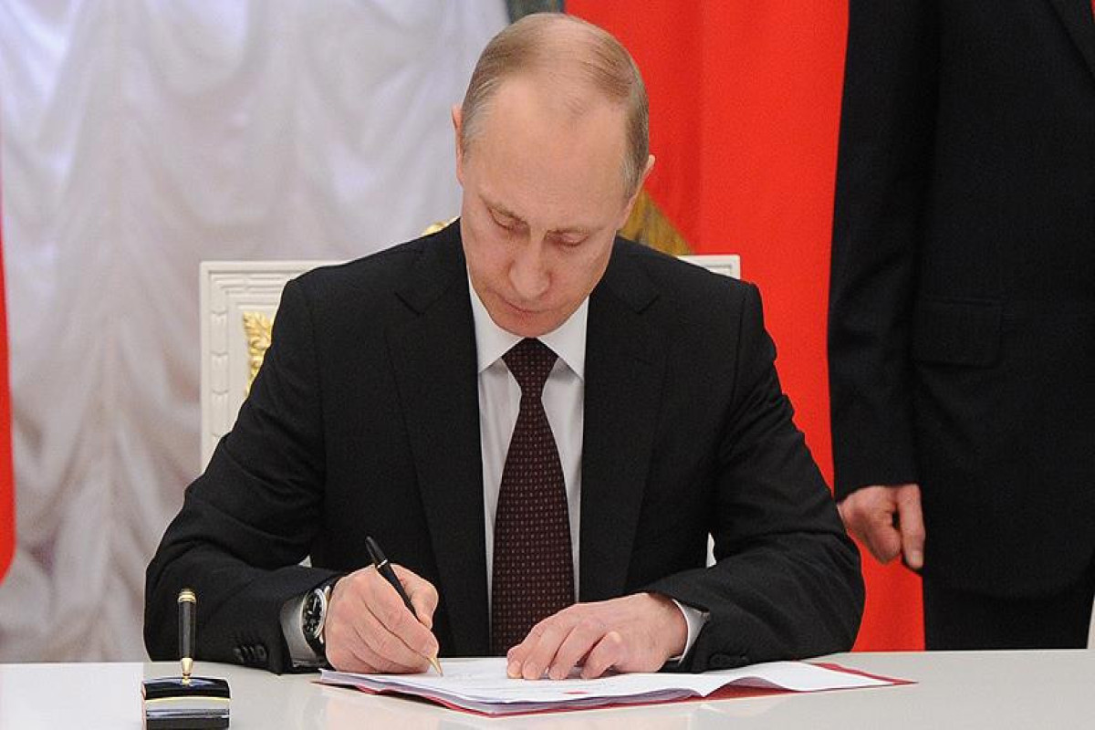 Putin Rusiya ordusunun hərbçilərinin sayının artırılması haqqında fərman imzalayıb