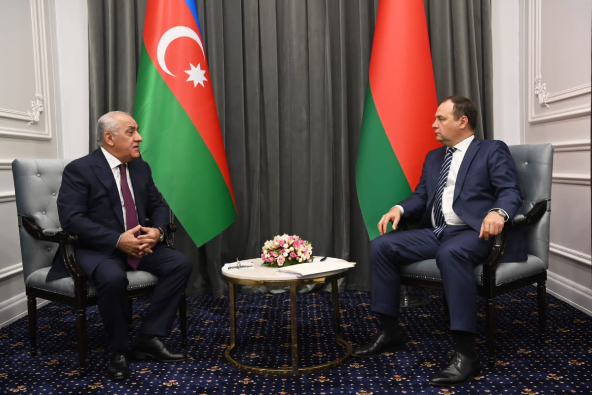 Əli Əsədov Belarusun Baş naziri ilə görüşüb 