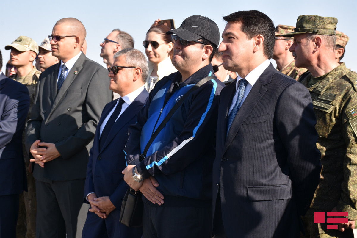 Xarici diplomatlar Füzuli şəhərinin köhnə mərkəzində olub  - FOTO 