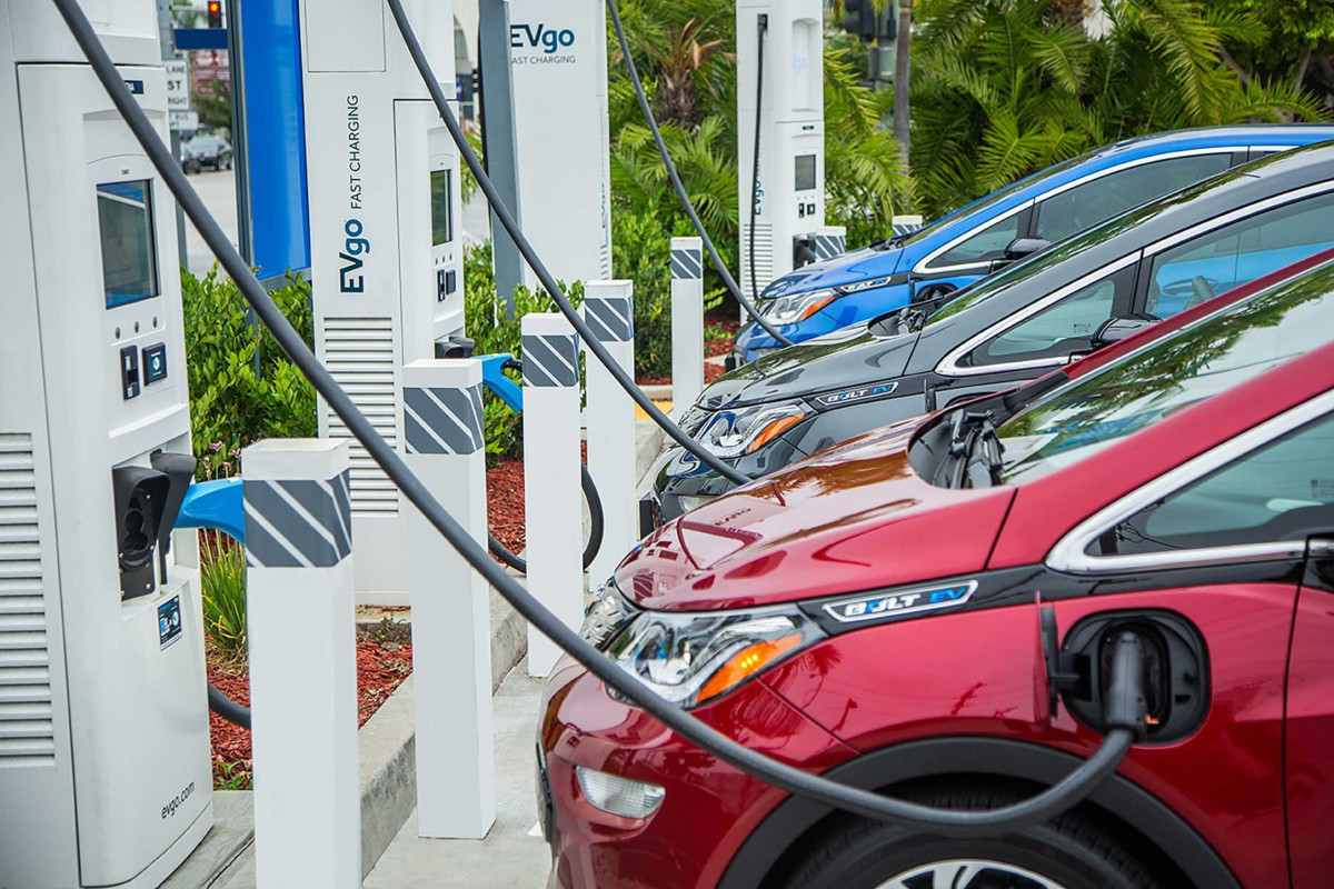 Çinin elektromobil şirkəti Azərbaycan bazarına daxil olacaq