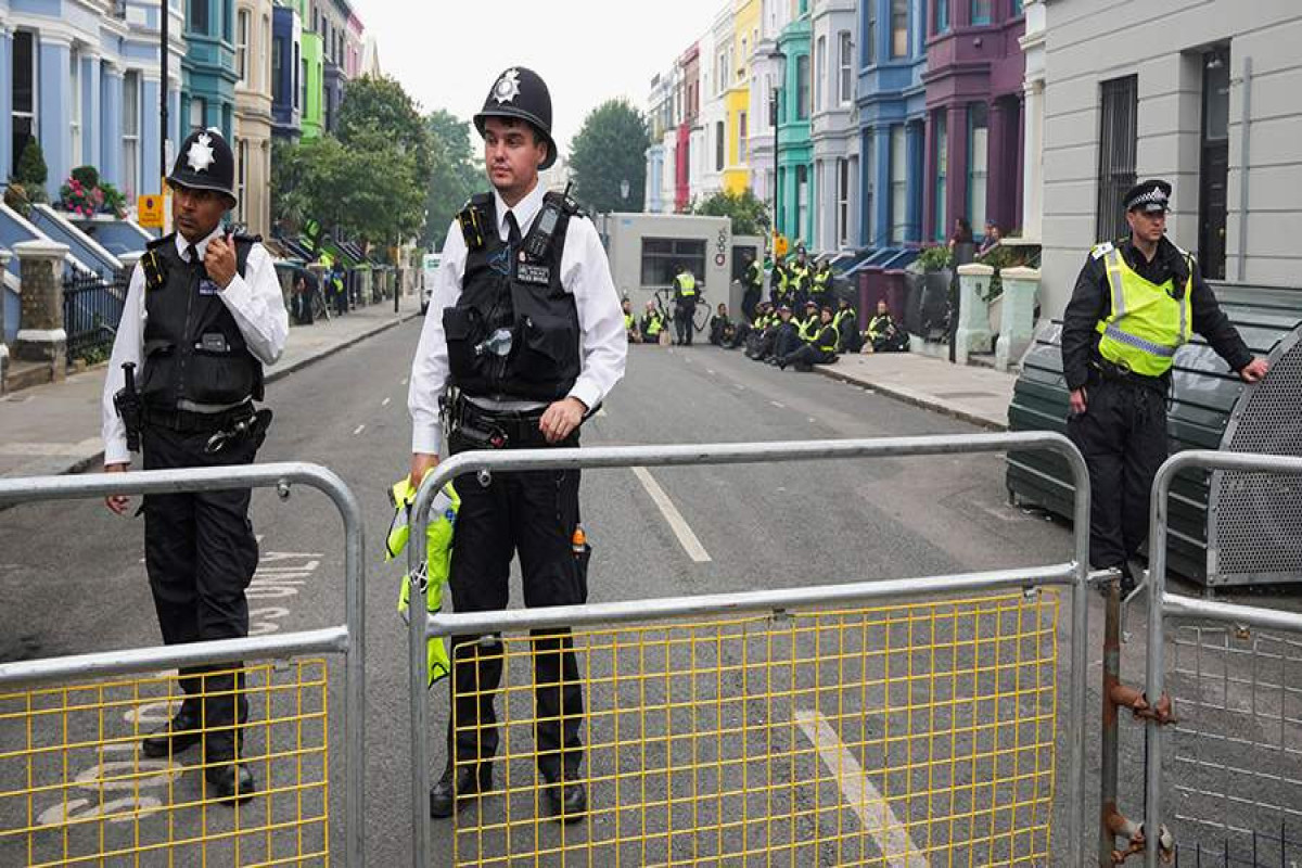 Londonda karnavalda bıçaqlı hücumlar baş verib
