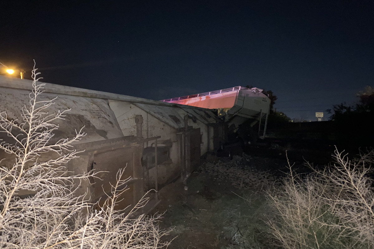 1 killed in Texas train derailment