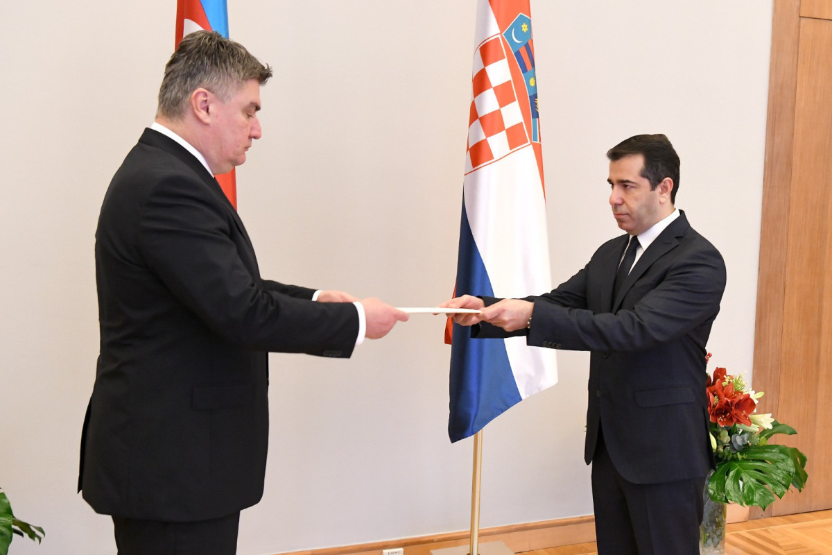 Посол Азербайджана вручил верительные грамоты президенту Хорватии-ФОТО 