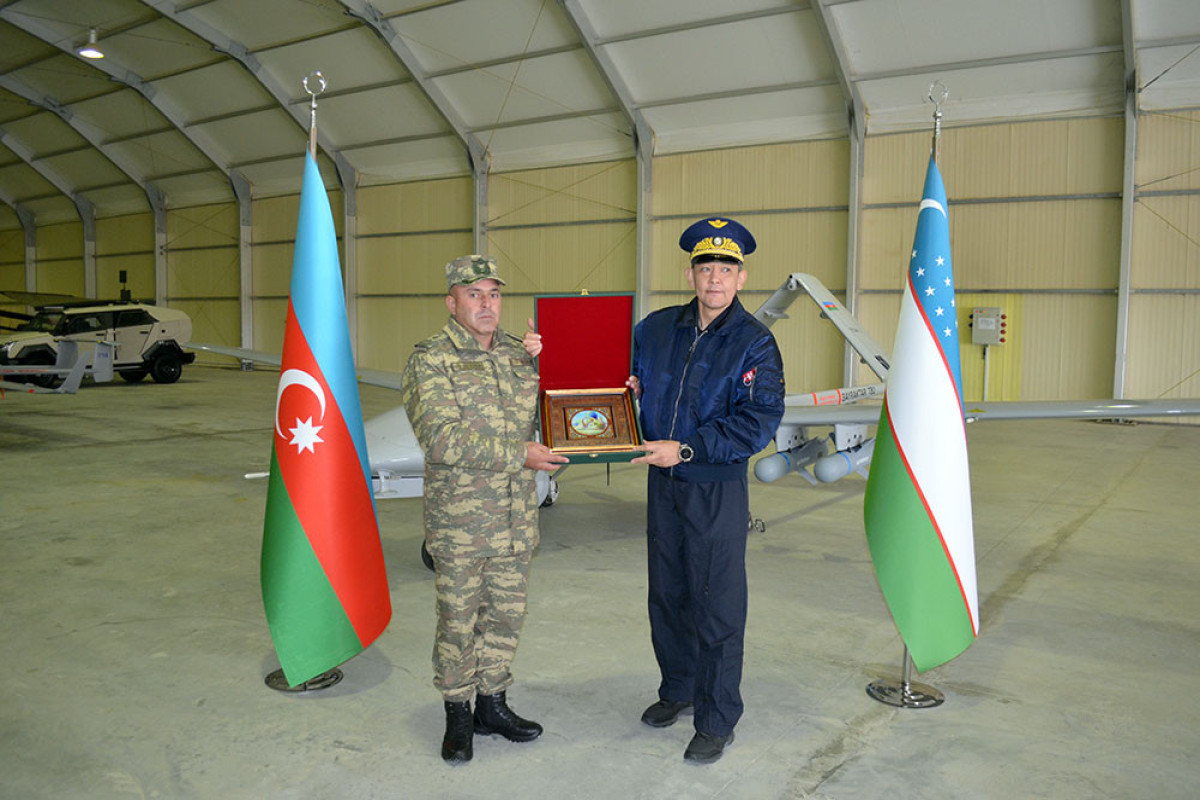 Заместитель министра обороны Узбекистана посетил воинскую часть ВВС-ФОТО 