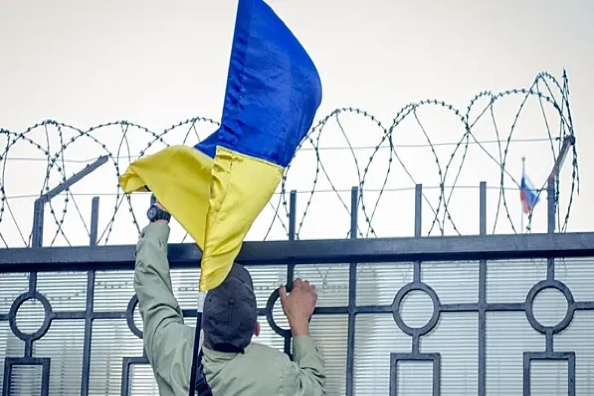 МИД Украины: Уже три посольства страны получили письма с угрозами
