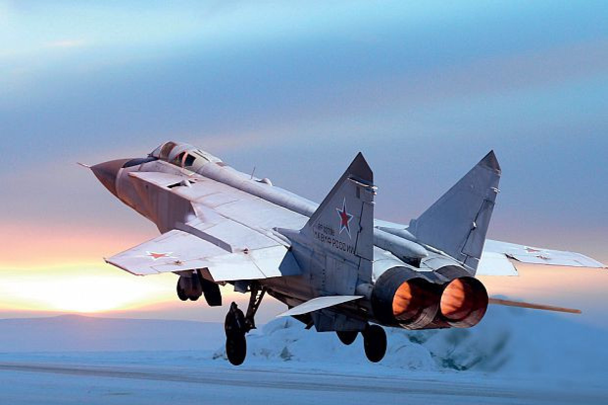 MiG-31 Fighter jet crashes in Russia