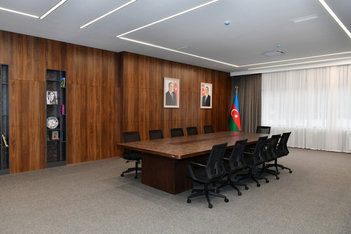 Президент ознакомился с условиями, созданными в новом административном здании ИВ города Шеки