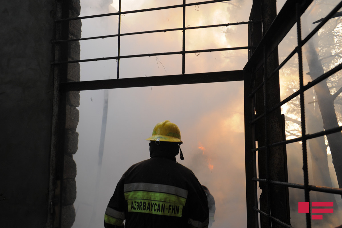 МЧС: За минувшие сутки осуществлено 22 выезда на тушение пожара, спасены 2 человека