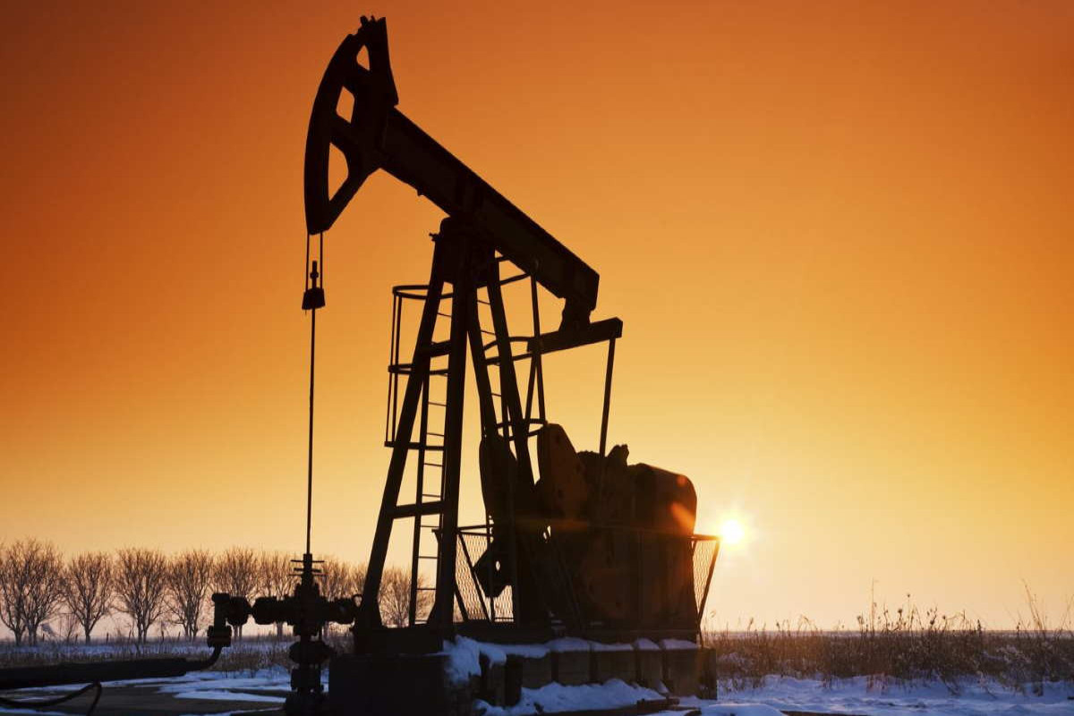 ЕС опубликовал решение о введении потолка цен на нефть из России в 60 долларов