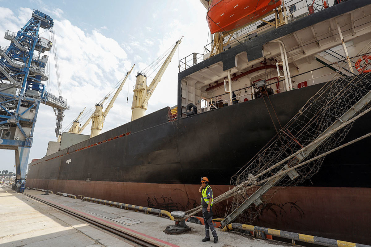 Из портов Украины вышли пять сухогрузов с зерном