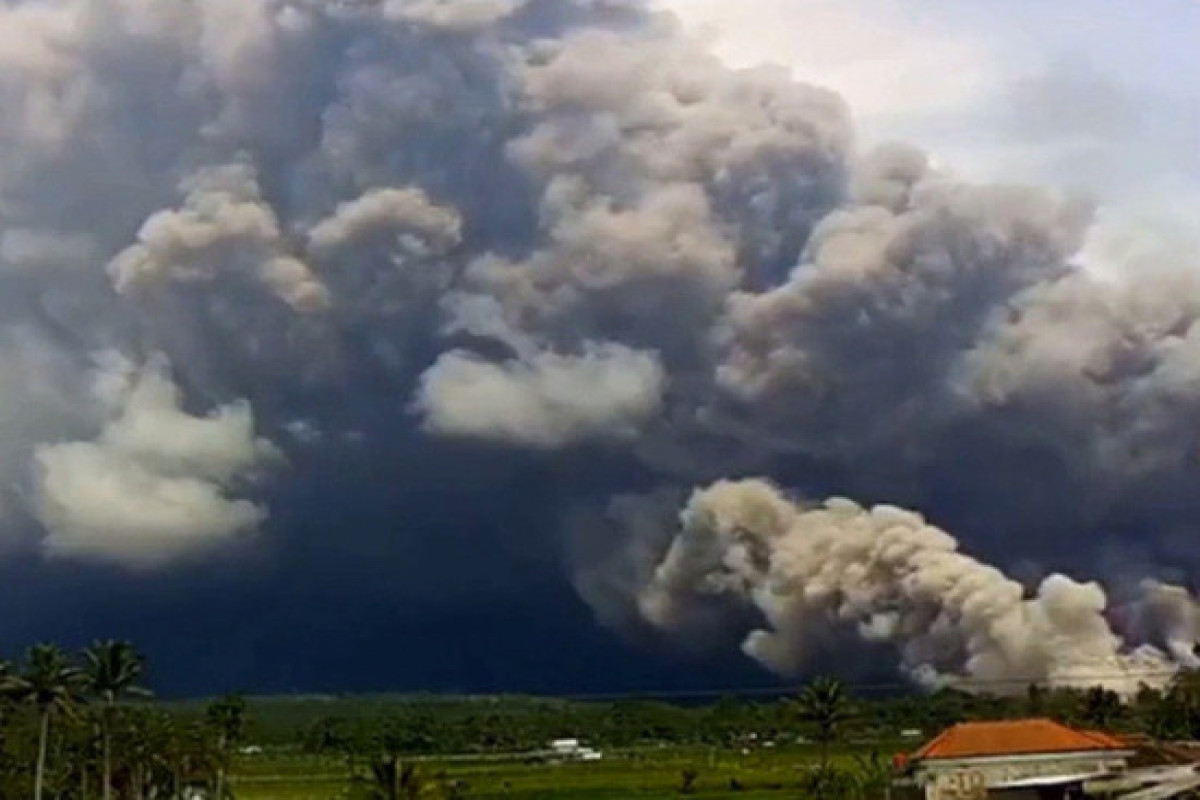 В Индонезии произошло извержение вулкана Семеру
