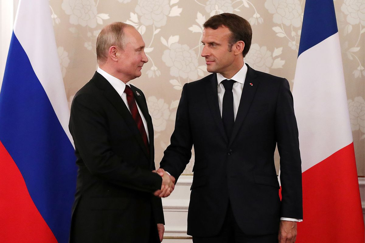 Russian President Vladimir Putin and French President Emmanuel Macron