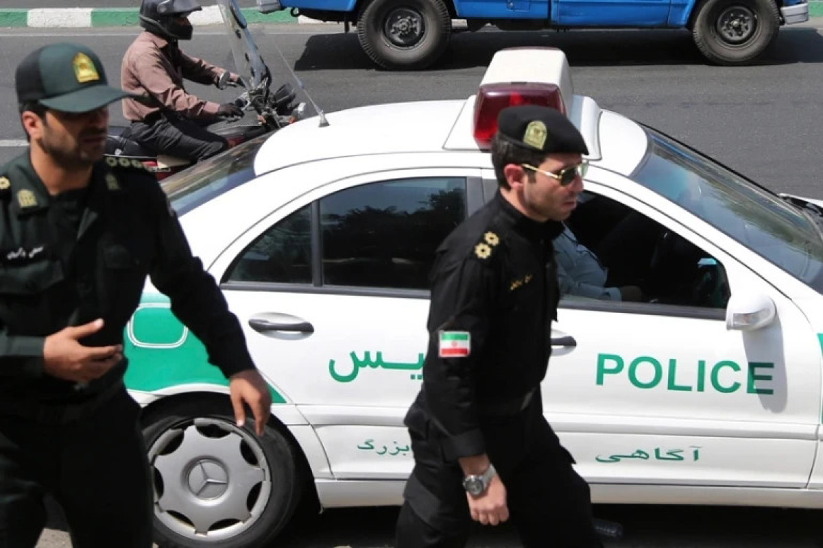 İranda polislərə hücum olub, ölən və yaralanan var