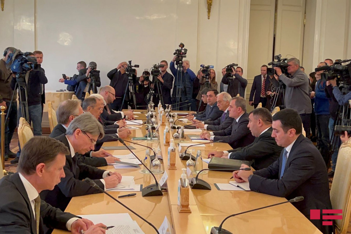 Meeting between Azerbaijani and Russian FMs starts in Moscow