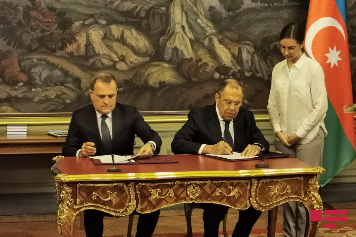 Azerbaijani, Russian MFAs sign Plan of Consultations