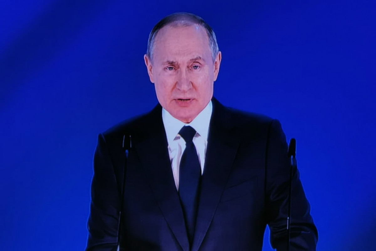 Putin avtomobillə Krım körpüsündən keçib