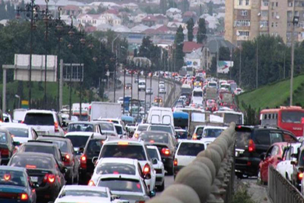 Дорожная полиция: В Баку проживает около 5 млн граждан, что приводит к загруженности дорожной инфраструктуры