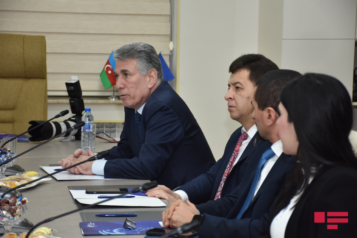 Meeting was held with Ahmad Obali at Social Research Center of Azerbaijan-PHOTO 