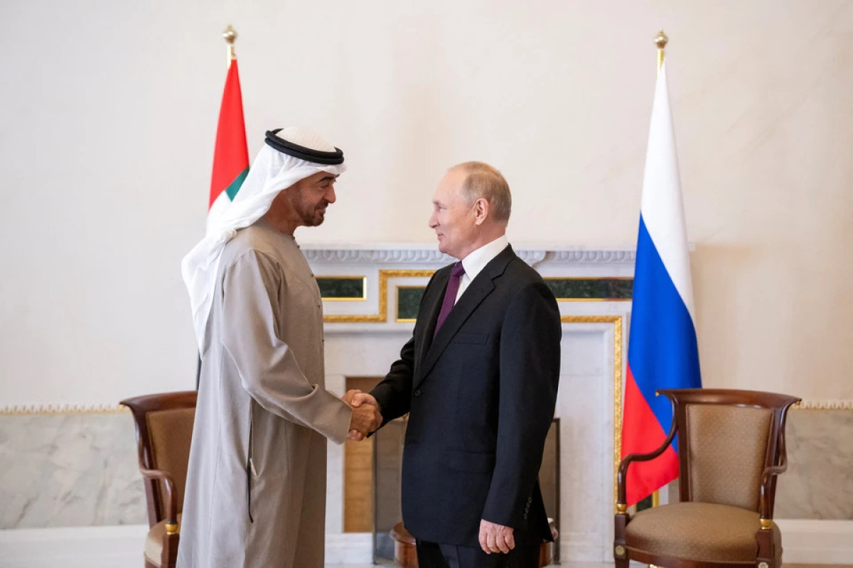 Vladimir Putin, Russian President, and Sheikh Mohammed bin Zayed al-Nahyan, resident of UAE