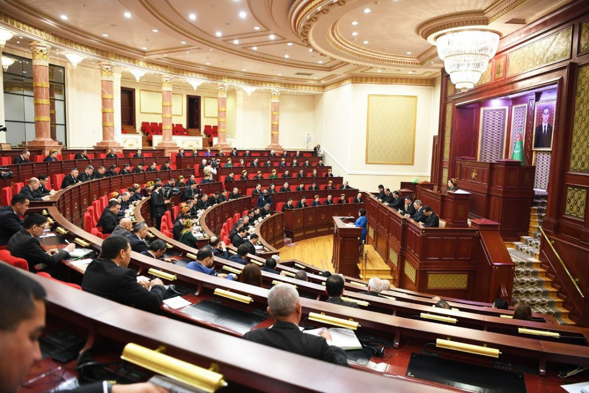 Chair of Milli Majlis Sahiba Gafarova addresses the Turkmen Milli Geňeş’ Mejlis