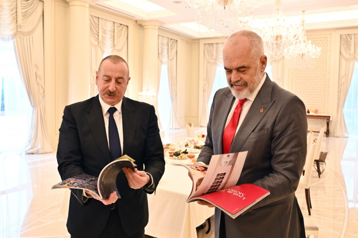 Azerbaijani President presented painting of Leyla Aliyeva to Albanian PM