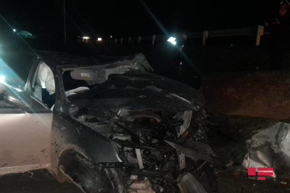 Qazaxda minik maşını aşıb, 2 nəfər ölüb - FOTO  - VİDEO 