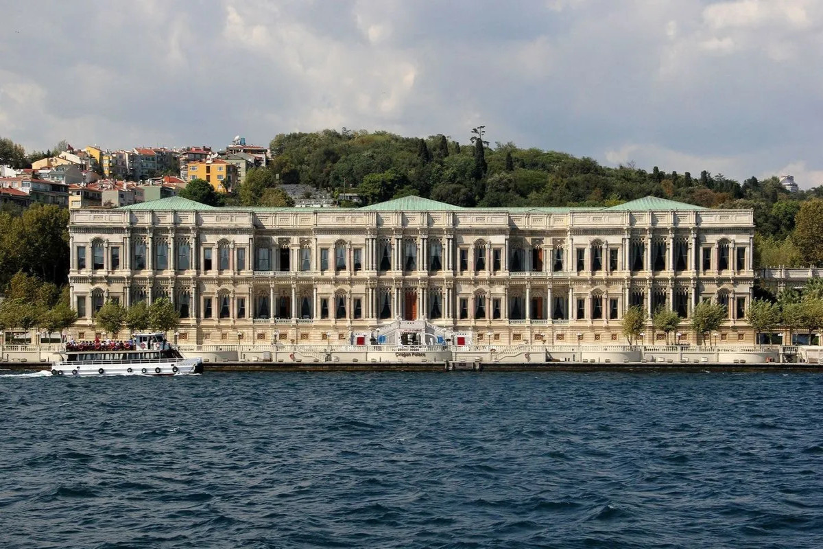 Fire broke out in Ciragan palace in Istanbul