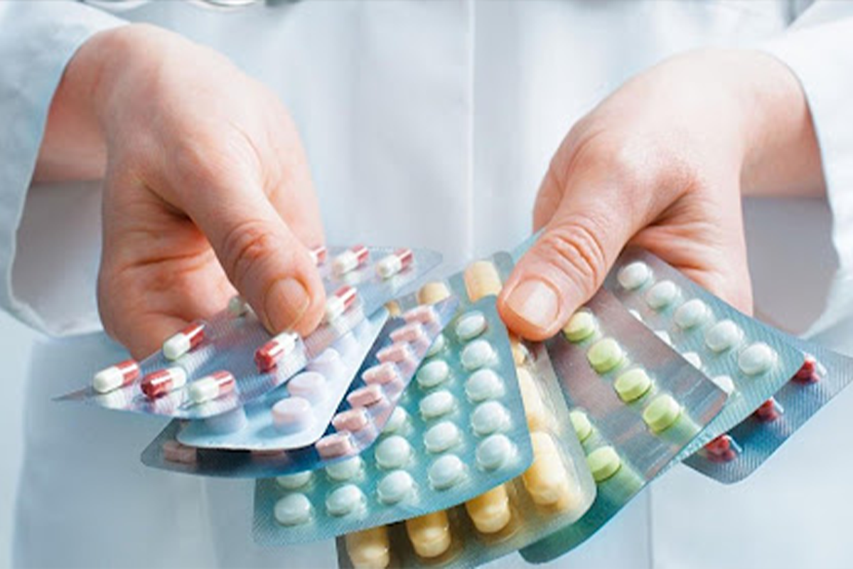 Azerbaijan to determine amount of necessary medicine that people bring from abroad