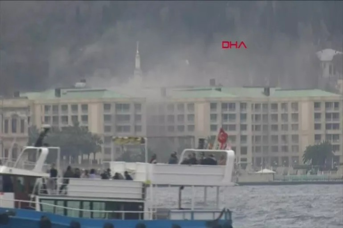 Пожар во Дворце Чираган в Стамбуле взят под контроль-ОБНОВЛЕНО 