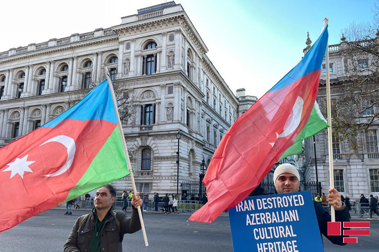 Londonda Cənubi azərbaycanlılara dəstək aksiyası