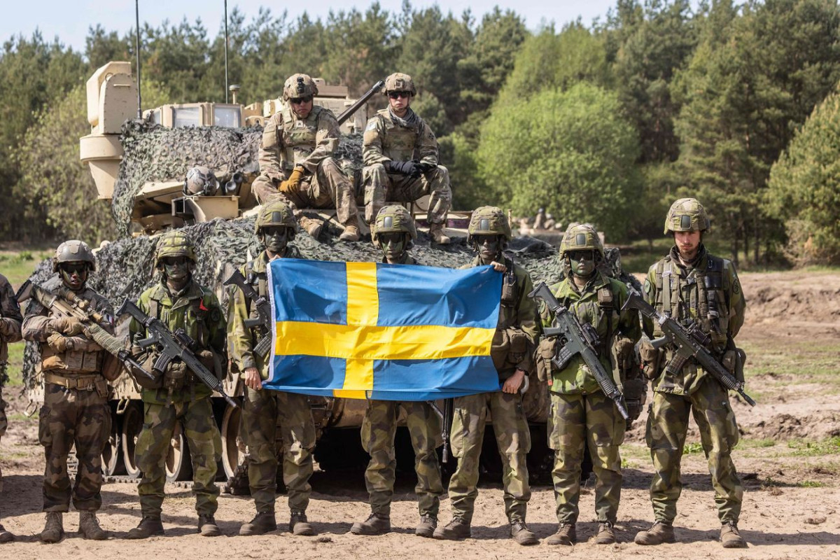 İsveç Ukrayna ordusuna yardımı artırır