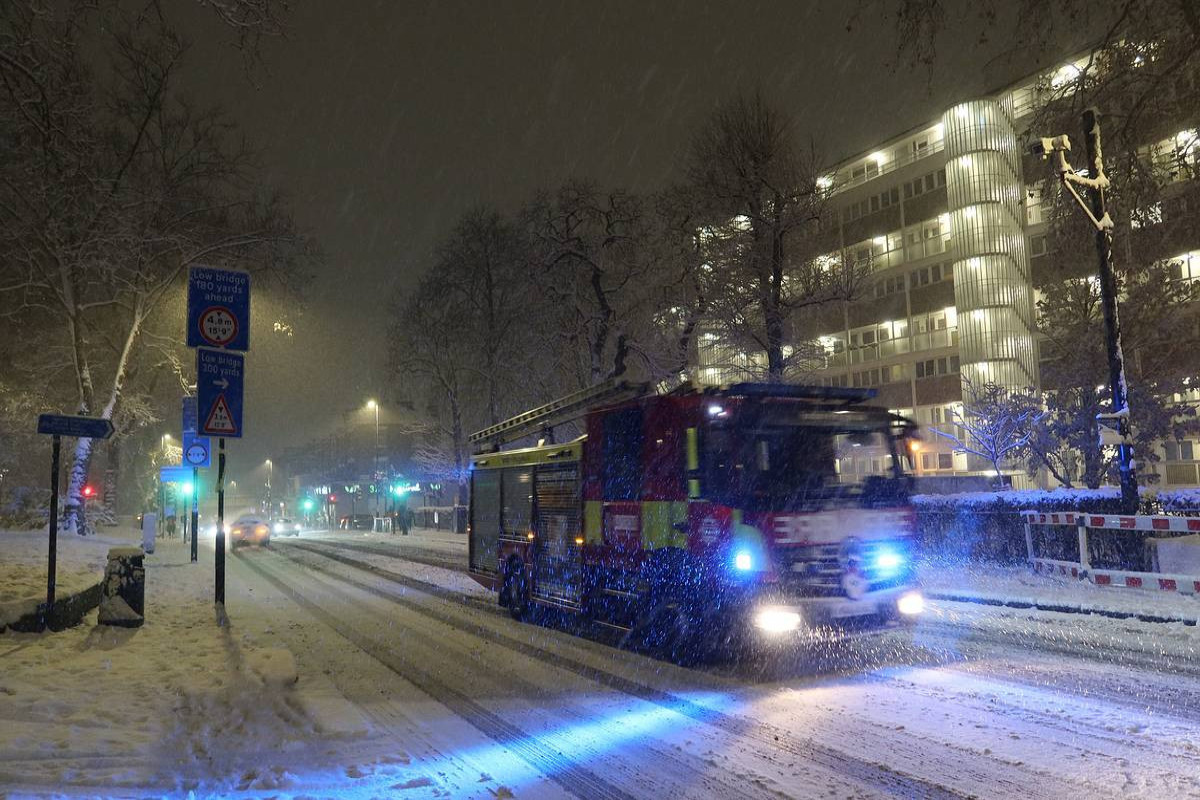 Londonda onlarla reys ləğv edilib