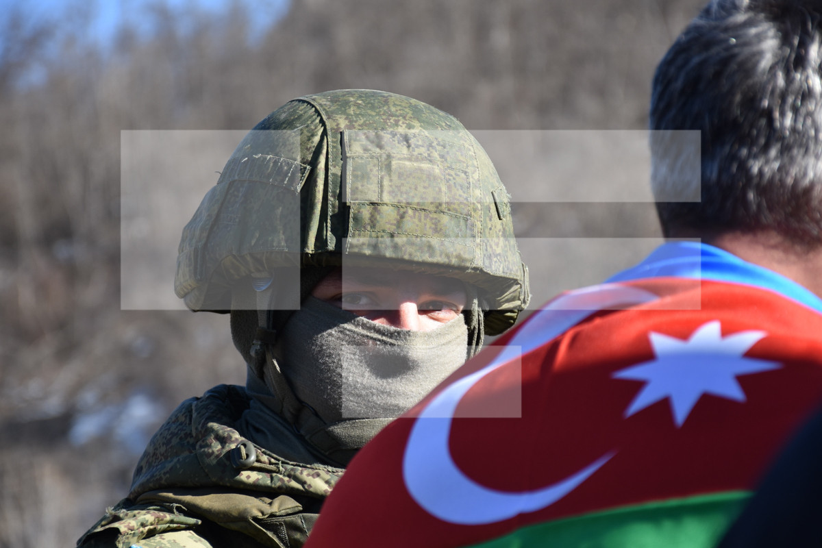 Российские миротворцы стягивают дополнительные силы и технику к месту проведения акции протеста в Шуше против незаконной эксплуатации месторождений-ФОТО -ВИДЕО 