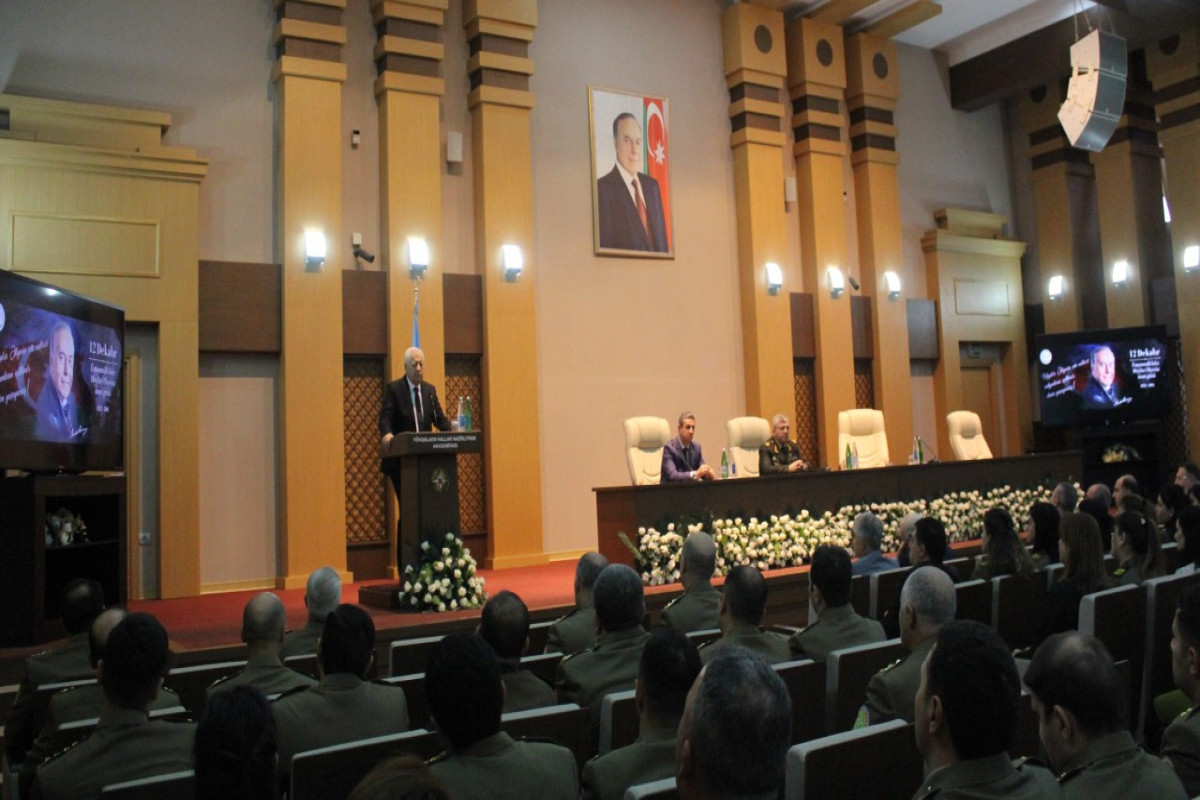 FHN Akademiyasında ulu öndər Heydər Əliyevin anım günü ilə əlaqədar tədbir keçirilib - FOTO 