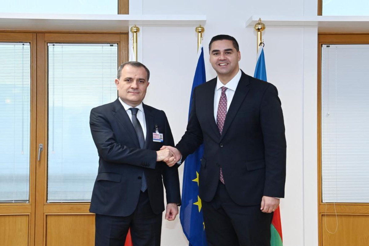 Ceyhun Bayramov Malta XİN rəhbəri ilə görüşüb