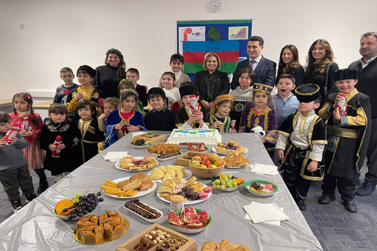 Britaniyadakı Azərbaycan məktəbində Həmrəylik Günü qeyd olunub - FOTO 